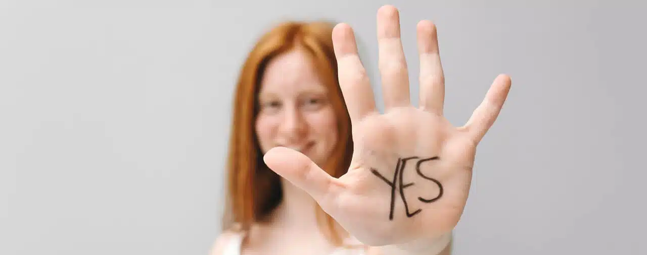 A word yes symbolizing the allowance of foreigners to be a corporate officials in the Philippines.
