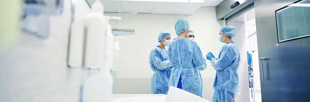 Surgeons discussing a case